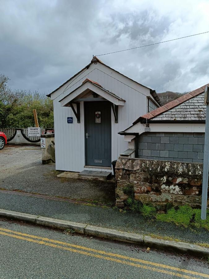 Beautiful 1-Bed Riversi Cottage Located In Malpas Truro Exteriér fotografie